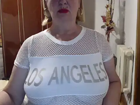 Secretfox online show from 09/18/25, 09:11