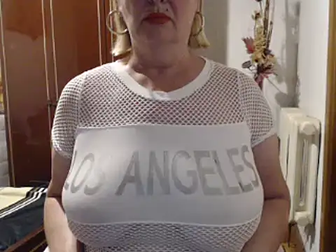 Secretfox online show from 10/01/25, 03:23