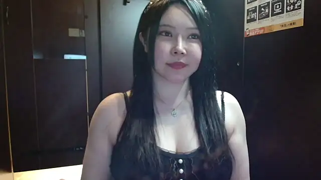 Snapshot of NATINATU252525 chatting on 06/14/26, 01:02 NATINATU252525 online show from 06/14/26, 01:02