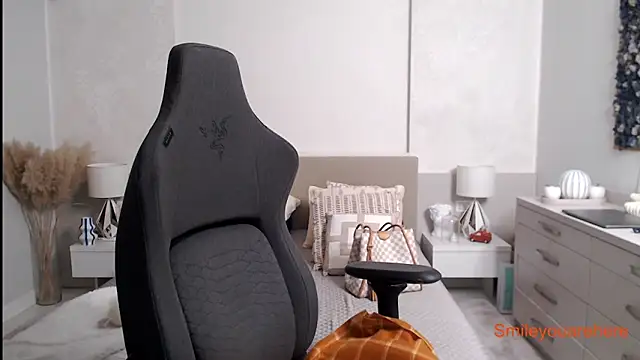 Smileyouarehere online show from 09/28/25, 03:12