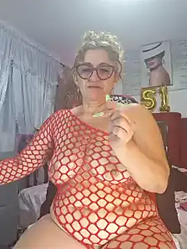 Snapshot of evelin_hott chatting on 03/11/25, 06:10 evelin hott online show from 03/11/25, 06:10