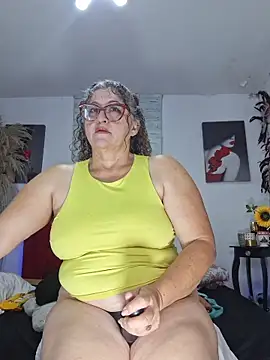 Snapshot of evelin_hott chatting on 03/16/26, 02:39 evelin hott online show from 03/16/26, 02:39