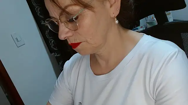 Snapshot of asleycavta chatting on 11/13/25, 05:56 asleycavta online show from 11/13/25, 05:56