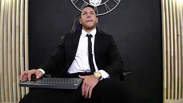 Snapshot of Maxxxpowerful chatting on 02/01/25, 01:02 Maxxxpowerful online show from 02/01/25, 01:02