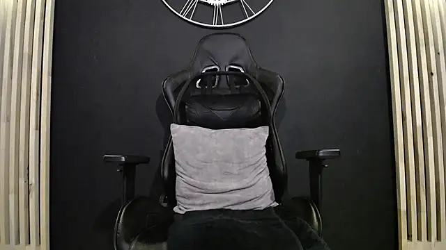 Snapshot of Maxxxpowerful chatting on 02/08/25, 02:04 Maxxxpowerful online show from 02/08/25, 02:04