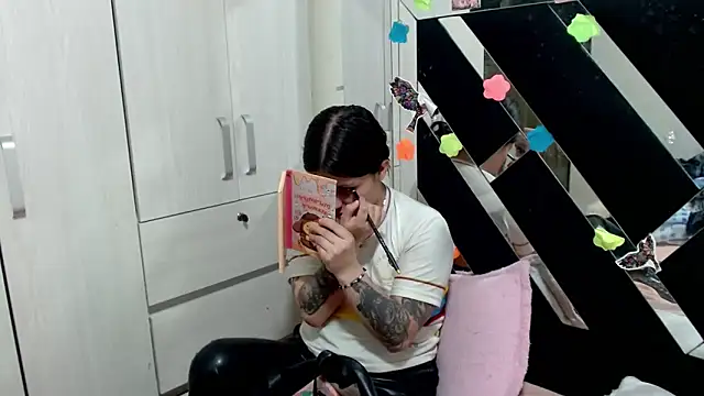 katery wok11 online show from 03/10/26, 04:06