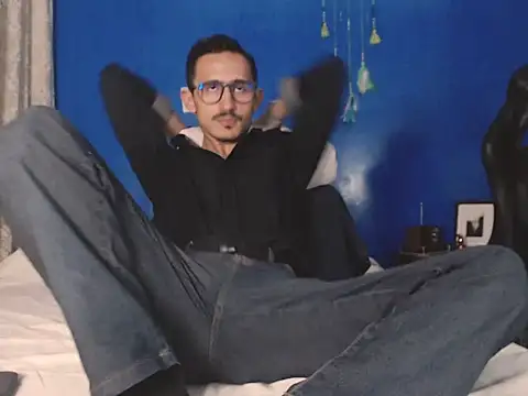 HomeAloneK online show from 10/26/25, 08:15