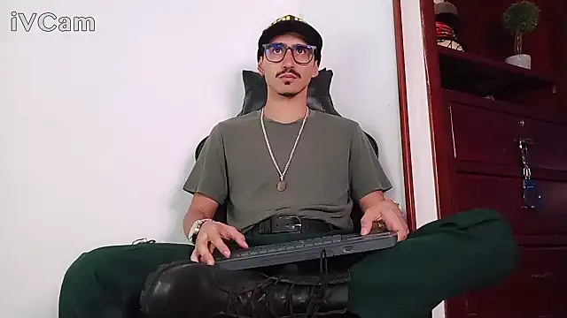 HomeAloneK online show from 11/23/25, 07:24