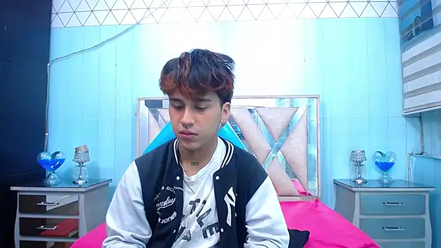 alex 477 online show from 09/16/25, 11:44