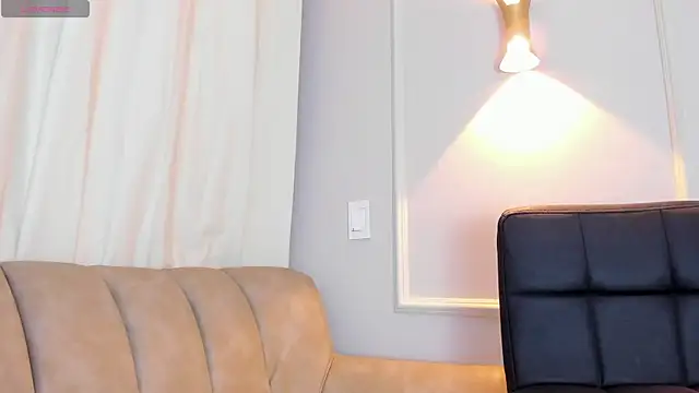 Lia walton online show from 01/11/25, 12:07