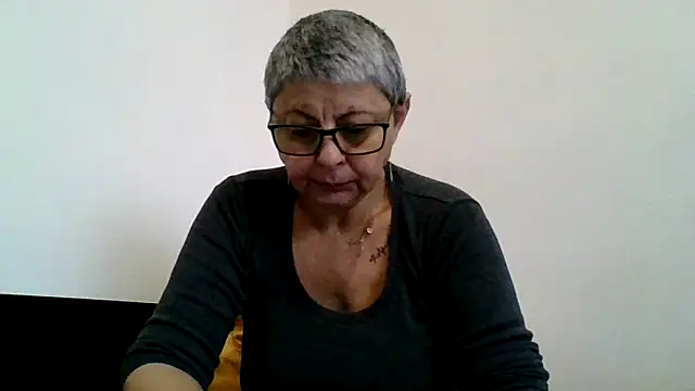 roseblak42 online show from 12/23/25, 08:56