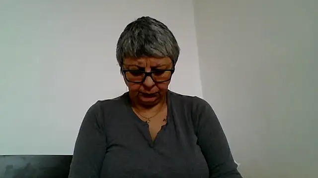 roseblak42 online show from 02/05/26, 10:42