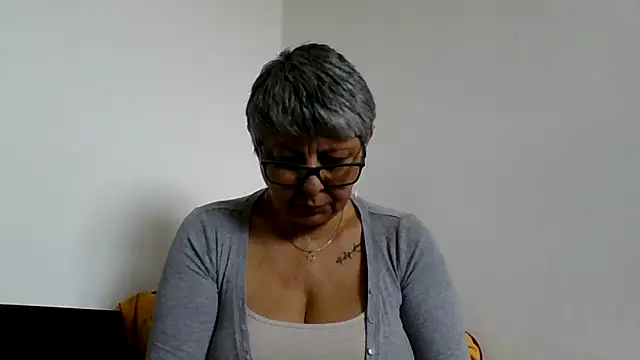 roseblak42 online show from 03/24/26, 09:47