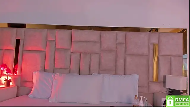 Miss Abigail  online show from 11/21/25, 12:59