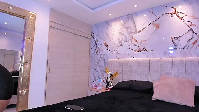 kiana cream online show from 11/10/25, 11:31