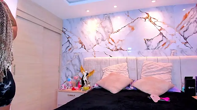 kiana cream online show from 02/23/26, 11:40