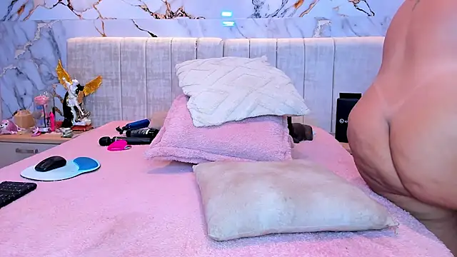 kiana cream online show from 03/14/26, 11:54