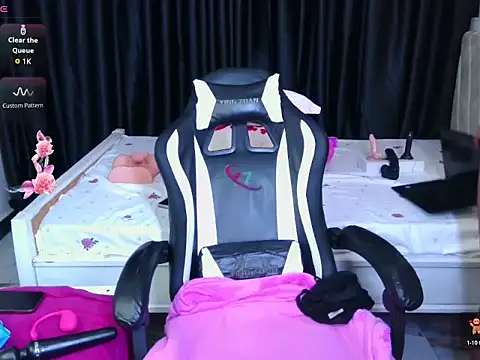 Pretty-shally online show from 06/01/26, 12:23