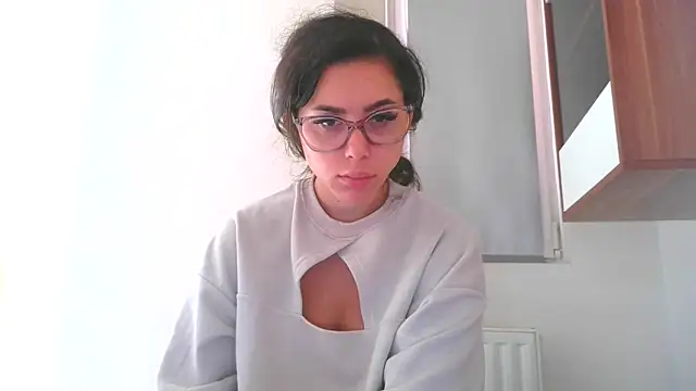 LovelyJulliette online show from 10/19/25, 12:17