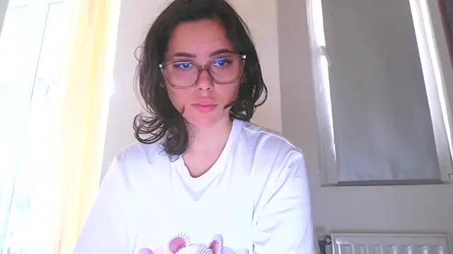 LovelyJulliette online show from 10/27/25, 12:42