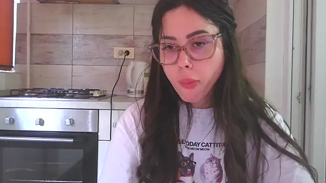 LovelyJulliette online show from 05/17/26, 03:19
