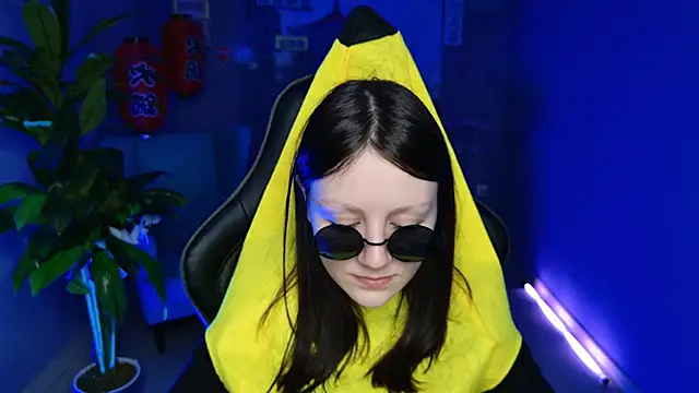 VeliraBraitberg online show from 12/25/24, 08:07