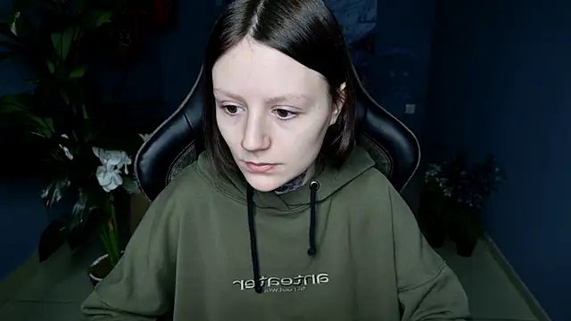 VeliraBraitberg online show from 03/22/25, 05:06