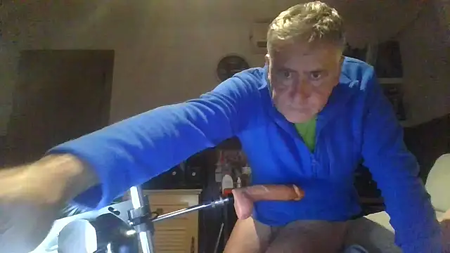 Snapshot of fransexdol chatting on 12/27/24, 10:37 fransexdol online show from 12/27/24, 10:37