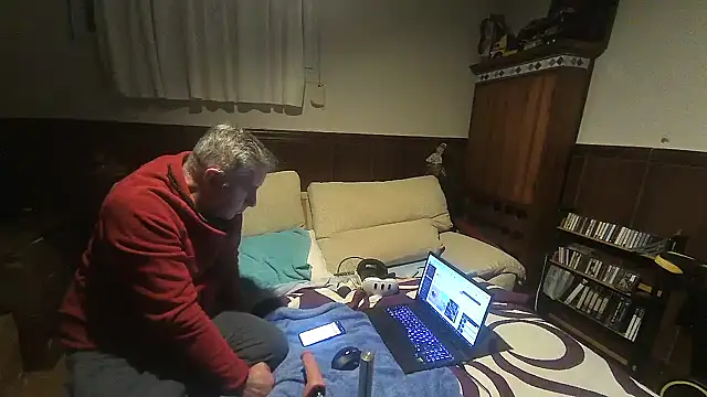 Snapshot of fransexdol chatting on 01/10/25, 10:15 fransexdol online show from 01/10/25, 10:15