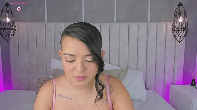 lea gray online show from 12/19/25, 07:21