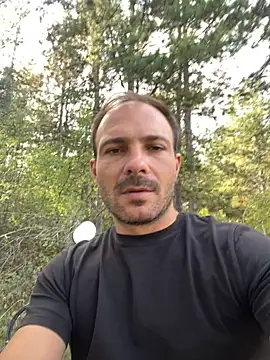 Snapshot of Adventurehotman chatting on 09/14/25, 01:43 Adventurehotman online show from 09/14/25, 01:43