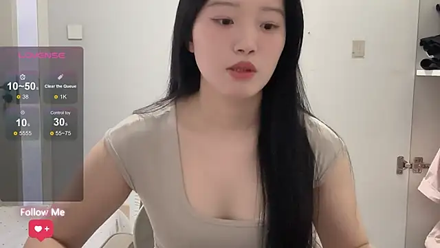 Snapshot of rose-u chatting on 11/26/25, 01:17 rose-u online show from 11/26/25, 01:17