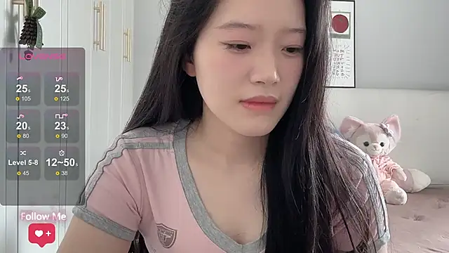 Snapshot of rose-u chatting on 06/20/26, 01:09 rose-u online show from 06/20/26, 01:09