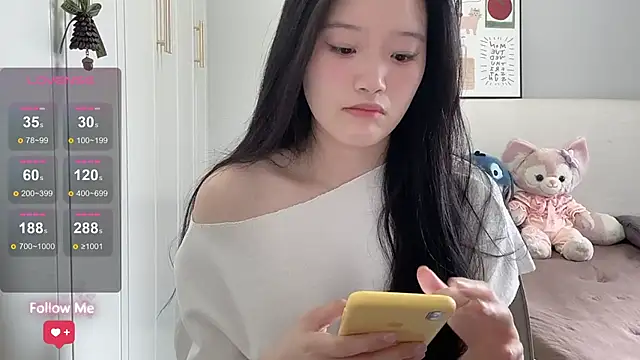 Snapshot of rose-u chatting on 06/22/26, 01:18 rose-u online show from 06/22/26, 01:18