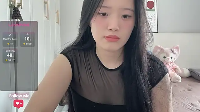 Snapshot of rose-u chatting on 06/27/26, 01:43 rose-u online show from 06/27/26, 01:43
