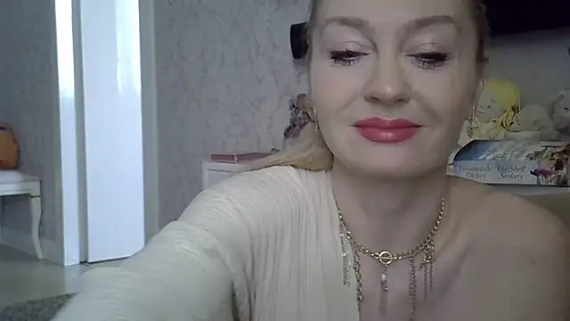 ZarinaSwift online show from 02/22/26, 06:24