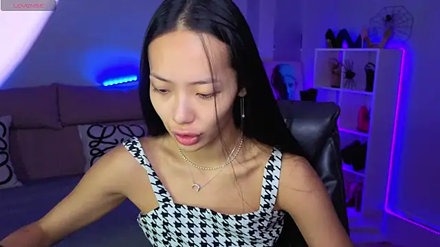  MIURA  online show from 10/24/25, 01:03