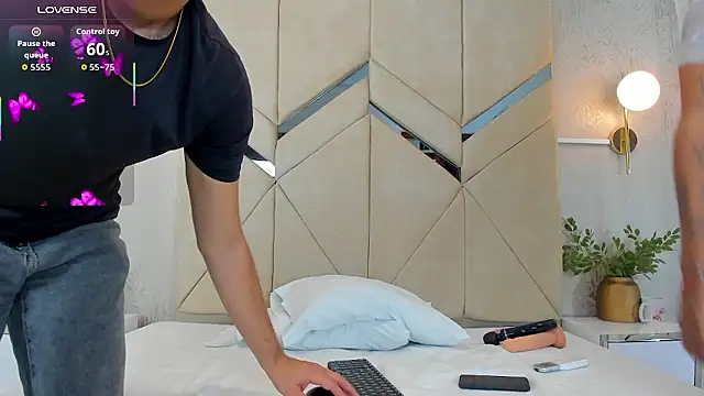 LiaVelez online show from 01/09/26, 01:47