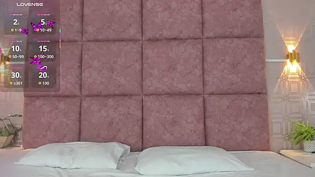 LiaVelez online show from 04/11/26, 01:26