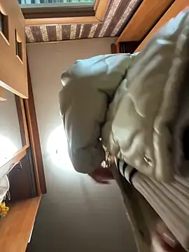 Snapshot of AmmyHot chatting on 12/26/24, 04:10 AmmyHot online show from 12/26/24, 04:10