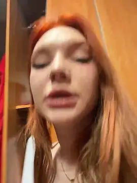 Snapshot of AmmyHot chatting on 01/11/25, 04:06 AmmyHot online show from 01/11/25, 04:06