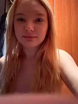 Snapshot of AmmyHot chatting on 10/27/25, 04:27 AmmyHot online show from 10/27/25, 04:27