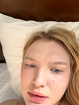 Snapshot of AmmyHot chatting on 11/15/25, 03:59 AmmyHot online show from 11/15/25, 03:59