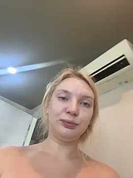 AmmyHot online show from 04/12/26, 04:06