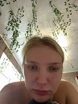 Snapshot of AmmyHot chatting on 06/28/26, 04:07 AmmyHot online show from 06/28/26, 04:07