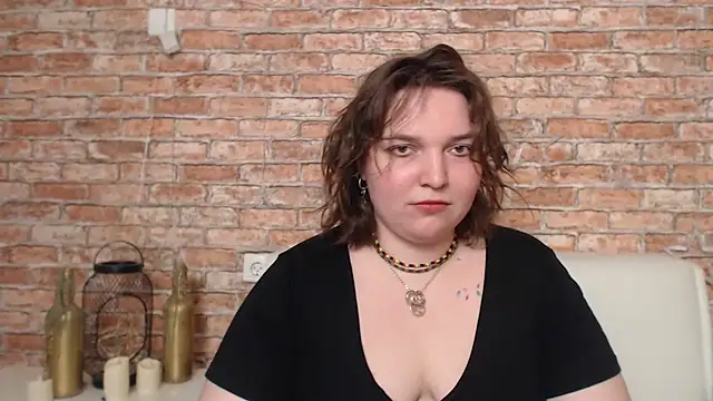 Amelia Kiss  online show from 02/18/25, 06:59