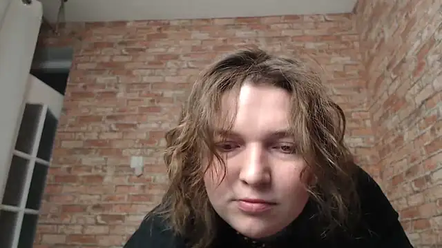 Amelia Kiss  online show from 02/22/25, 12:38