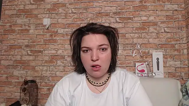 Amelia Kiss  online show from 09/20/25, 12:33