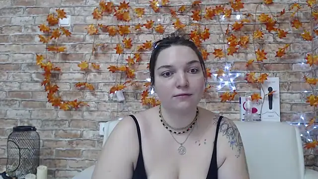 Amelia Kiss  online show from 11/11/25, 12:43