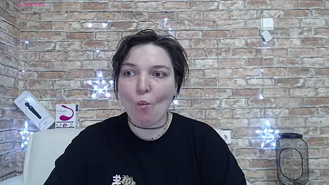 Amelia Kiss  online show from 02/09/26, 12:58